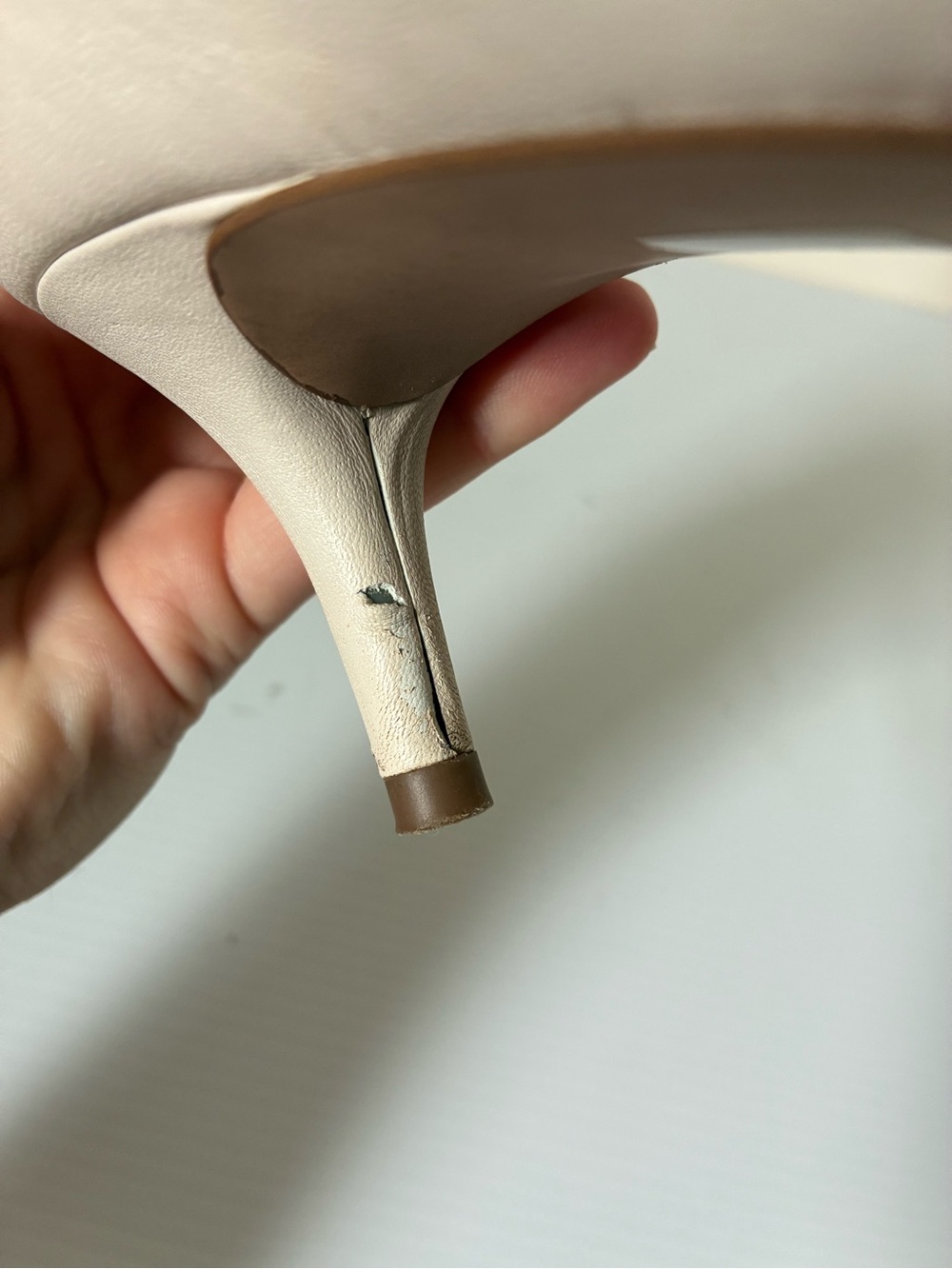 Coach Lauri Ivory Nude Colorblock Leather Pointed Toe Kitten Heel Pumps size 8.5 - Picture 11 of 12